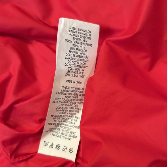 Zyia down vest size small - Picture 8 of 8